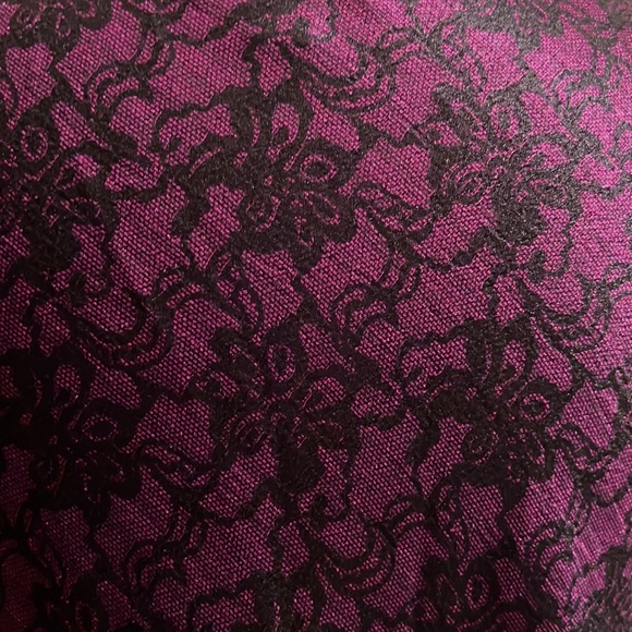 Studio JPR Cowl Neck Purple Sleeveless Tank Top Black Floral Lace Design size M - Picture 4 of 6